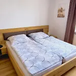 Fuchs Apartment *
